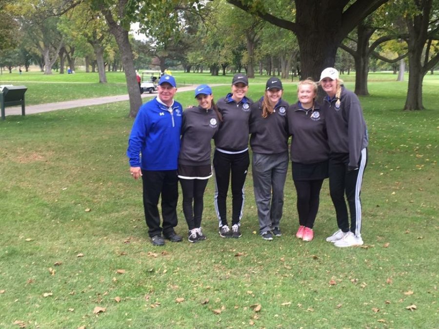 Lincoln+East+Girls+Golf+team+after+the+State+tournament.
