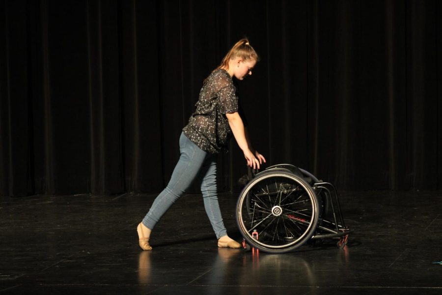 Lily Lautenschlager preforms a dance routine during Snaptraps on February 24th.