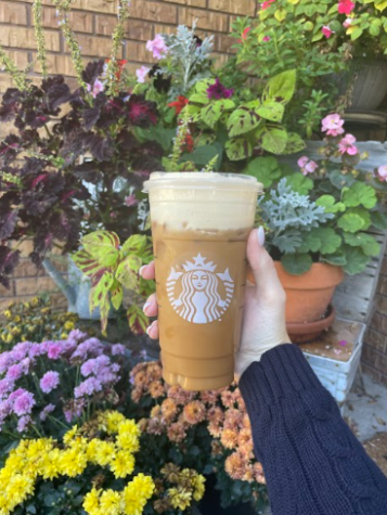 Starbucks Pumpkin Cream Cold Brew is the best way to start your fall for the 2022 season.