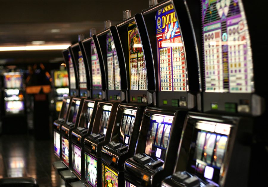 Las Vegas slot machine by Yamaguchi is licensed under GNU Free Documentation License